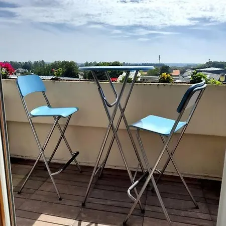 Nid Douillet Entre Ciel Et Mer *